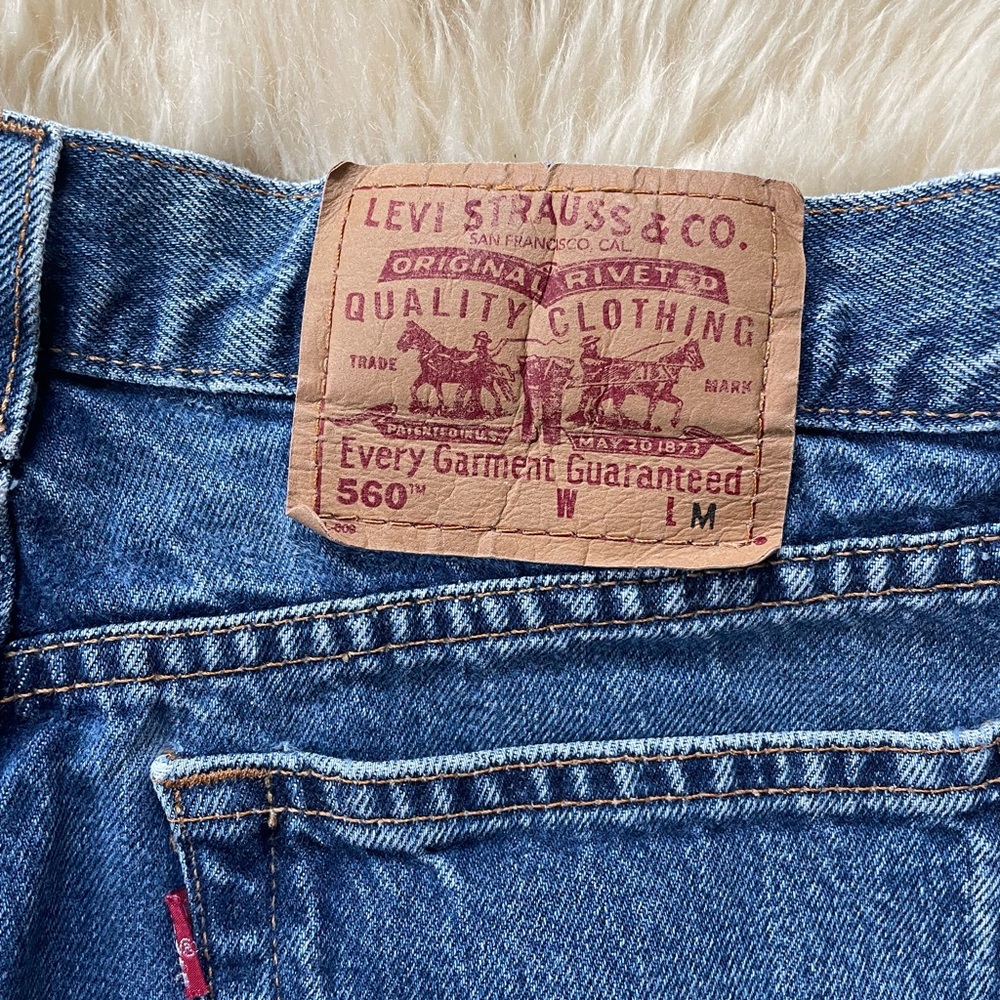 Vintage Levi’s 560s cut offs daisy dukes Y2K 90s era medium wash jean shorts - Picture 5 of 7